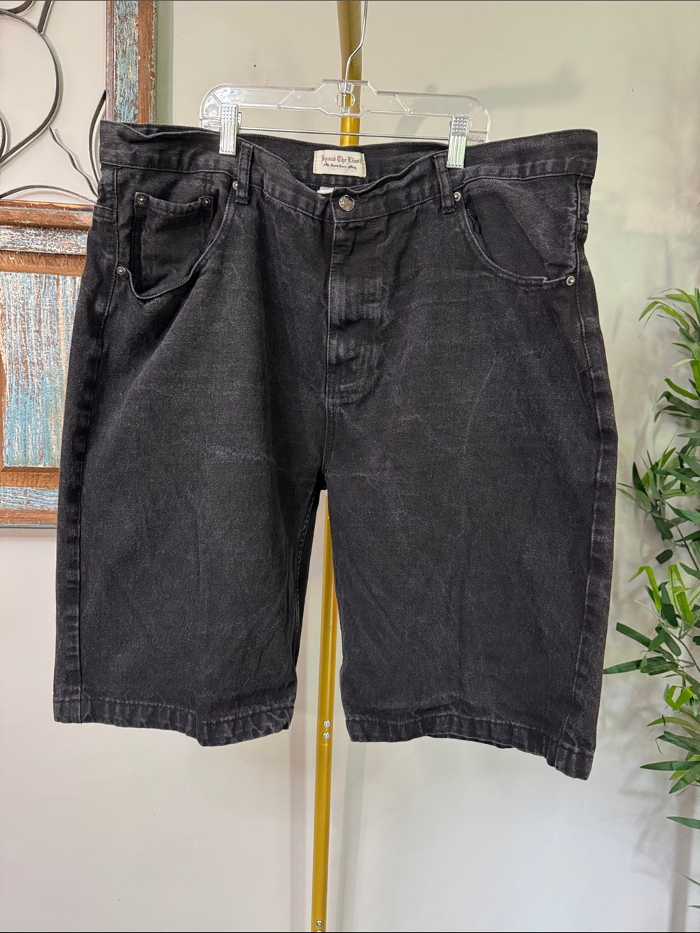 Beyond the limit Men's Black Denim Jean Shorts jorts - Classic Five-Pocket Style